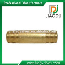 Alta qulity e preço baixo fabricação Zhejiang forjado amarelo latão metrico rosca macho tubo roscado para água